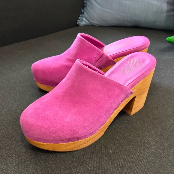 Marlo Clog, Orchid, Size 10 - Picture 2 of 6